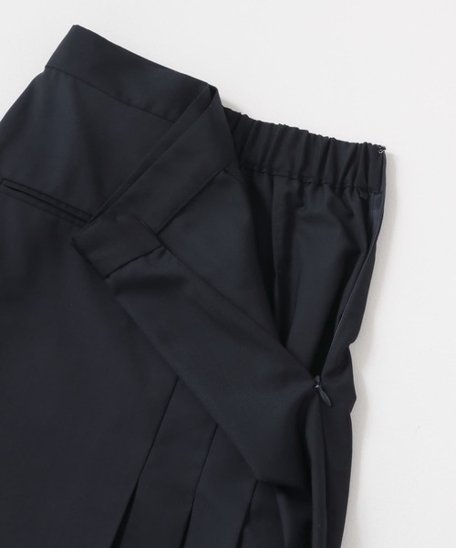 KBF（ケイビーエフ）の「ラップライクプリーツスカート（スカート・レディース・グレー/ベージュ/ネイビー・ONE）」の19枚目の写真