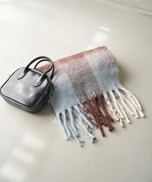 FREAK'S STORE(フリークスストア)の「ボリューム チェック フリンジマフラー(マフラー・レディース・イエロー/ブラウン/ピンク/サックスブルー・ONE SIZE)」の17枚目の写真