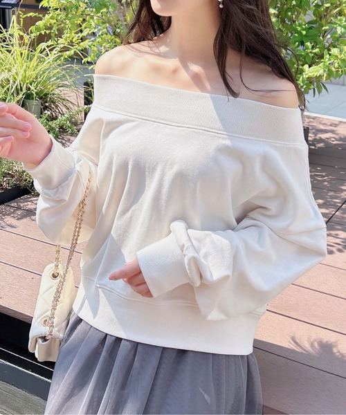 INGNI（イング）の「オフショルショートスウェットトップス（スウェット・レディース・アイボリー/ブラック/チャコールグレー/バーガンディー・M）」の5枚目の写真