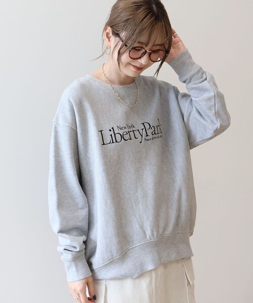 AMERICAN HOLIC(アメリカンホリック)の「Liberty Parkロゴ刺繍スウェット2(スウェット・レディース・グレー系その他・M/L)」の12枚目の写真