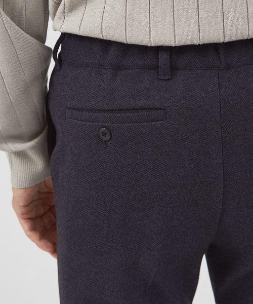 ABAHOUSE GRAY（アバハウスグレイ）の「【秋冬生地/セットアップ対応】ヘリンボーン柄 ニット スラックス パンツ（スラックス・メンズ・ネイビー/グレー/グレイッシュベージュ・48/50/44/46）」の22枚目の写真