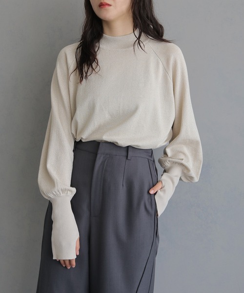 &g'aime(アンジェム)の「【&g'aime】ボリューム袖サムホールラメニットトップス VOLUME SLEEVE THUMBS HOLE GLITTER KNIT(ニット/セーター・レディース・ブラック/アイボリー/ブラウン・FREE)」の2枚目の写真