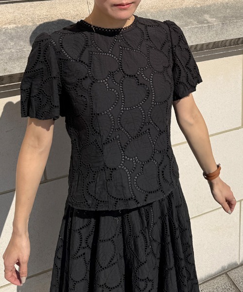 JENNE（ジェンヌ）の「バックリボンブラウス（その他トップス・レディース・ホワイト/ブラック・SMALL/MEDIUM/LARGE）」の4枚目の写真