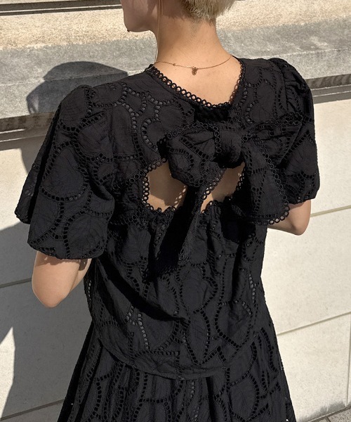 JENNE（ジェンヌ）の「バックリボンブラウス（その他トップス・レディース・ホワイト/ブラック・SMALL/MEDIUM/LARGE）」の5枚目の写真