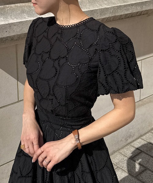 JENNE（ジェンヌ）の「バックリボンブラウス（その他トップス・レディース・ホワイト/ブラック・SMALL/MEDIUM/LARGE）」の7枚目の写真