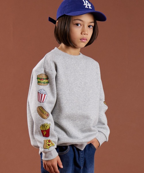 PAIRMANON STREET(ペアマノンストリート)の「【PAIRMANON STREET】裏起毛 袖 プリント グラフィック トレーナー(スウェット・キッズ・グレー系その他3/グレー系その他2/ベージュ系その他/グレー系その他/ブラック系その他・140/90/110/160/130/100/150/120)」の3枚目の写真