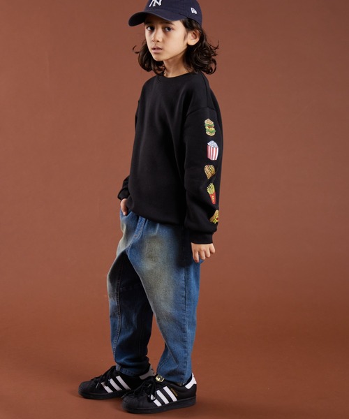 PAIRMANON STREET(ペアマノンストリート)の「【PAIRMANON STREET】裏起毛 袖 プリント グラフィック トレーナー(スウェット・キッズ・グレー系その他3/グレー系その他2/ベージュ系その他/グレー系その他/ブラック系その他・140/90/110/160/130/100/150/120)」の6枚目の写真