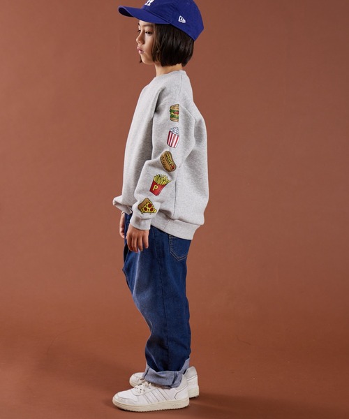 PAIRMANON STREET(ペアマノンストリート)の「【PAIRMANON STREET】裏起毛 袖 プリント グラフィック トレーナー(スウェット・キッズ・グレー系その他3/グレー系その他2/ベージュ系その他/グレー系その他/ブラック系その他・140/90/110/160/130/100/150/120)」の17枚目の写真