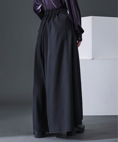 Ellno Loset（エルノロゼット）の「フラワー刺繍ラッププリーツパンツ（その他パンツ・メンズ・ブラック・SMALL/X-SMALL/MEDIUM/LARGE）」の9枚目の写真