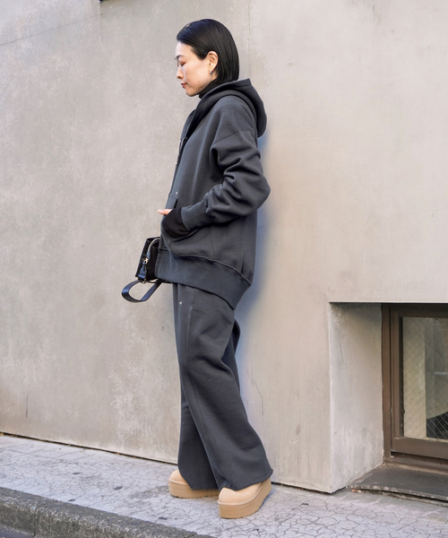 UGG(アグ)の「【UGG/アグ】W CLASSIC ULTRA MINI PLATFORM(ブーツ・レディース・ベージュ・23cm/25cm)」の3枚目の写真