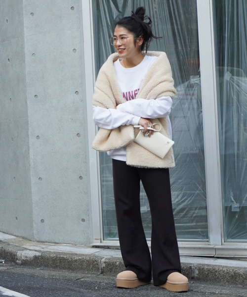 UGG(アグ)の「【UGG/アグ】W CLASSIC ULTRA MINI PLATFORM(ブーツ・レディース・ベージュ・23cm/25cm)」の5枚目の写真