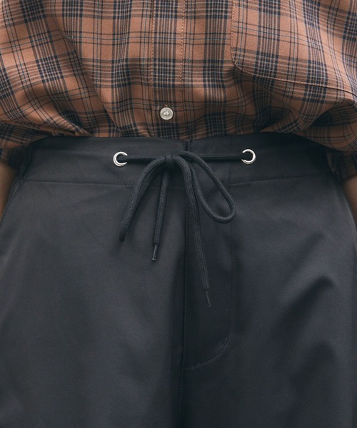 MONO-MART LADY'S（モノマートレディース）の「タックワイド ミリタリー カーゴパンツ（カーゴパンツ・レディース・ブラック/カーキ・S/M）」の18枚目の写真