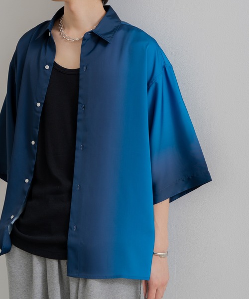 SINSS（シンス）の「Loose fit gradation HS shirt / ルーズフィットグラデーションハーフスリーブシャツ（シャツ/ブラウス・メンズ・ブラック/ブルー・SMALL/MEDIUM/LARGE）」の6枚目の写真