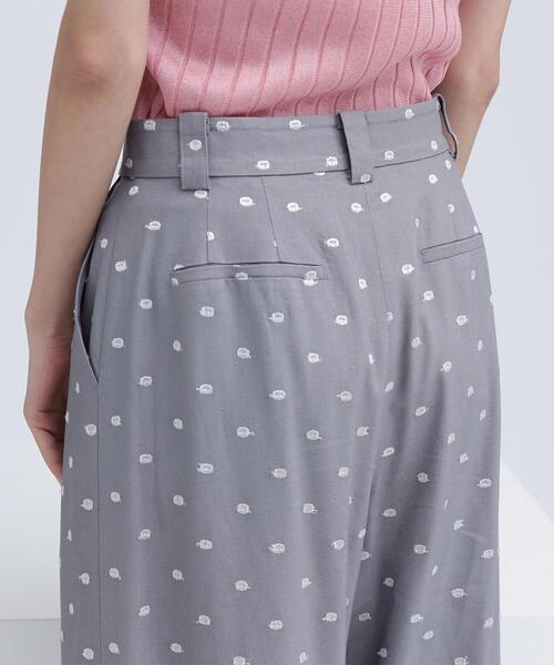 NATURAL BEAUTY BASIC(ナチュラルビューティーベーシック)の「◇【BLANC】ドット刺繍パンツ(その他パンツ・レディース・グレー系その他/ブラック系その他・MEDIUM/P/S)」の11枚目の写真