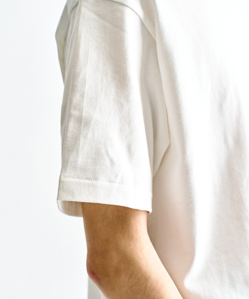 HANES(ヘインズ)の「”WEB限定” HANES T-SHIRT SHIRO / Tシャツ シロ HM1-X201(Tシャツ/カットソー・メンズ・ホワイト・MEDIUM/LARGE/X-LARGE)」の2枚目の写真
