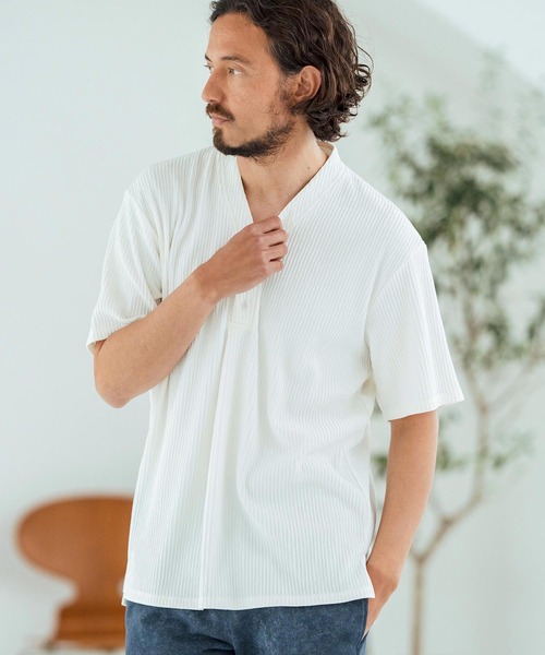 Magine(マージン)の「mt9602-Textured Jacquard Fabric Henley V-neck T-shirt Tシャツ(Tシャツ/カットソー・メンズ・ブラック/ホワイト/ベージュ・44/46/48)」の1枚目の写真