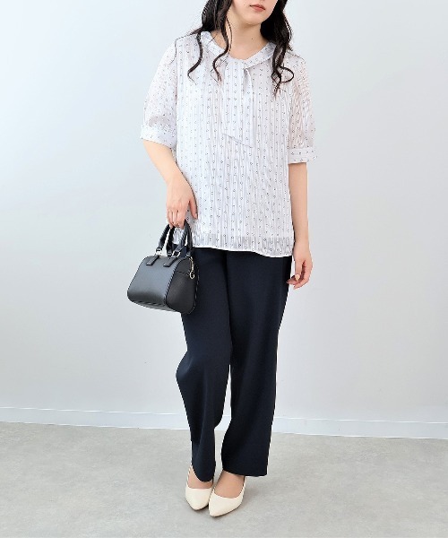 fleur by mint breeze(フルールバイミントブリーズ)の「【L~6L 大きいサイズ】ジョーゼットボウタイブラウス 半袖 春夏(シャツ/ブラウス・レディース・ブラック/ライトグレー/ネイビー・3L/4L/5L/LL/6L/L)」の4枚目の写真