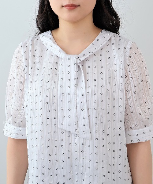 fleur by mint breeze(フルールバイミントブリーズ)の「【L~6L 大きいサイズ】ジョーゼットボウタイブラウス 半袖 春夏(シャツ/ブラウス・レディース・ブラック/ライトグレー/ネイビー・3L/4L/5L/LL/6L/L)」の20枚目の写真