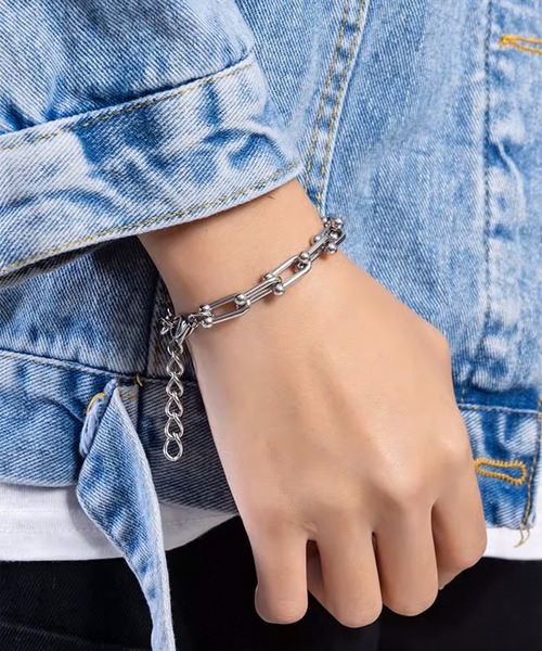 最高品質✨ハイクオリティ✨ U形フック✨ブレスレット　中シルバー 高純度チタン U字 ブレスレット / High Purity Titanium U-shape