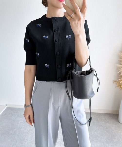 &. NOSTALGIA（アンドドットノスタルジア）の「【ZOZO限定】花刺繍ニットカーディガン（カーディガン/ボレロ・レディース・ホワイト/ライトグレー/ブラック・M）」の22枚目の写真