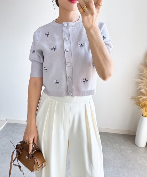 &. NOSTALGIA（アンドドットノスタルジア）の「【ZOZO限定】花刺繍ニットカーディガン（カーディガン/ボレロ・レディース・ホワイト/ライトグレー/ブラック・M）」の18枚目の写真