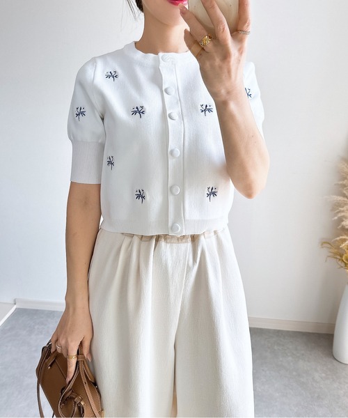 &. NOSTALGIA（アンドドットノスタルジア）の「【ZOZO限定】花刺繍ニットカーディガン（カーディガン/ボレロ・レディース・ホワイト/ライトグレー/ブラック・M）」の15枚目の写真