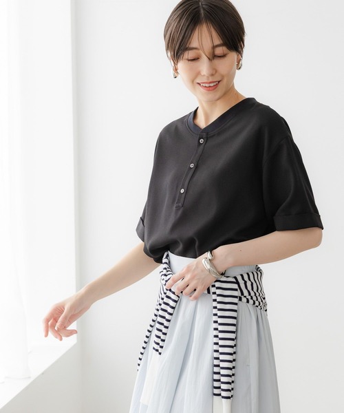 Elura(エルーラ)の「サラサラリラクシー2WAYブラウス/321526(シャツ/ブラウス・レディース・ダークブラウン/ネイビー/オフホワイト/ブラック・LARGE/SMALL/MEDIUM)」の3枚目の写真