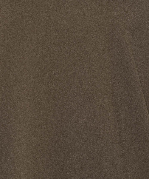 Elura(エルーラ)の「サラサラリラクシー2WAYブラウス/321526(シャツ/ブラウス・レディース・ダークブラウン/ネイビー/オフホワイト/ブラック・LARGE/SMALL/MEDIUM)」の12枚目の写真