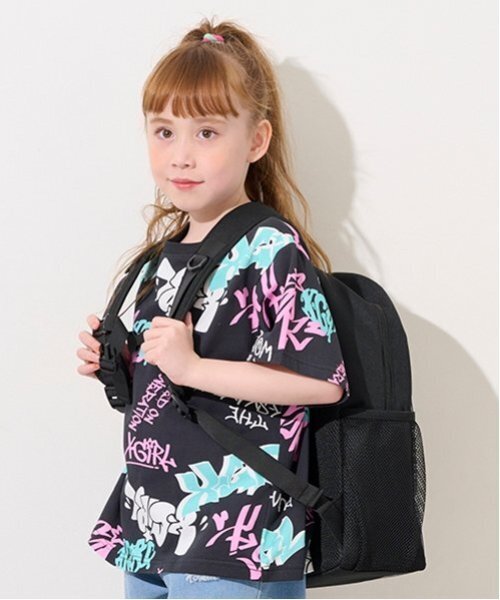 X-girl Stages（エックスガールステージス）の「【TBSドラマ フェイクマミー 着用アイテム】グラフィティ総柄半袖Tシャツ（Tシャツ/カットソー・キッズ・オフホワイト/ブラック・140cm/120cm/130cm/80ｃｍ/90cm/110cm/100cm）」の11枚目の写真