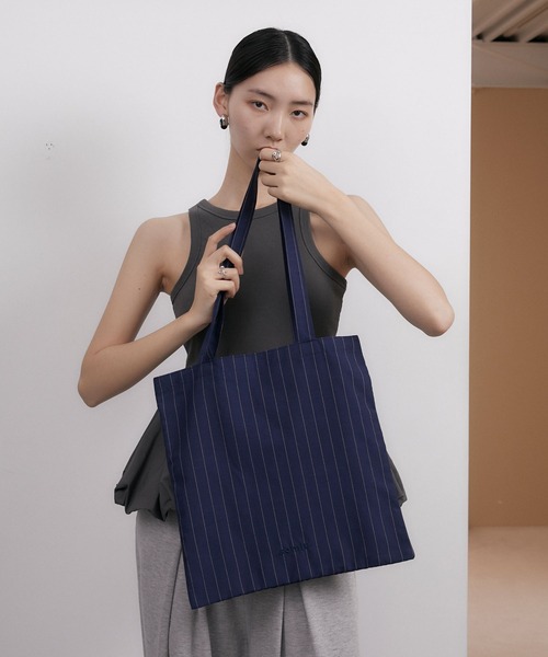 somlu.(ソンムル)の「【somlu.】アソートトートバッグ / ストライプ・クリンクル加工(トートバッグ・レディース・ネイビー/スミクロ/アイボリー/ライトブルー・FREE)」の14枚目の写真
