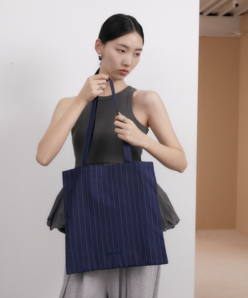somlu.(ソンムル)の「【somlu.】アソートトートバッグ / ストライプ・クリンクル加工(トートバッグ・レディース・ネイビー/スミクロ/アイボリー/ライトブルー・FREE)」の15枚目の写真