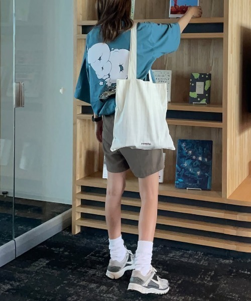 somlu.(ソンムル)の「【somlu.】アソートトートバッグ / ストライプ・クリンクル加工(トートバッグ・レディース・ネイビー/スミクロ/アイボリー/ライトブルー・FREE)」の21枚目の写真