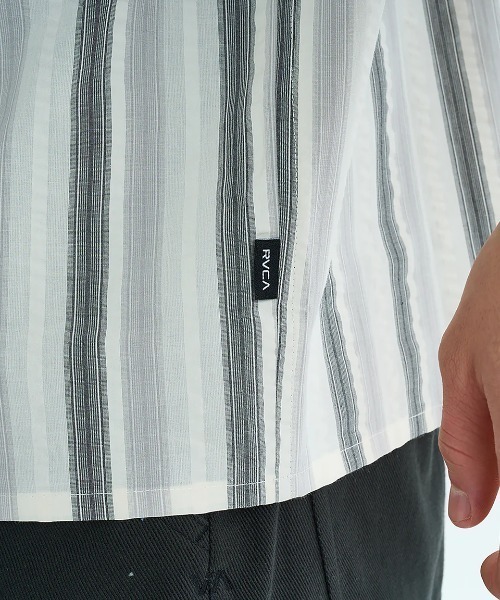 RVCA(ルーカ)の「RVCA メンズ OMBRE BORDER SHIRTS 半袖シャツ 【2025年夏モデル】/ルーカ胸ポケットワンポイントストライプ柄半袖シャツ(シャツ/ブラウス・メンズ・ベージュ系その他/ブラック系その他/ブラウン系その他・X-LARGE/LARGE/MEDIUM/SMALL)」の11枚目の写真
