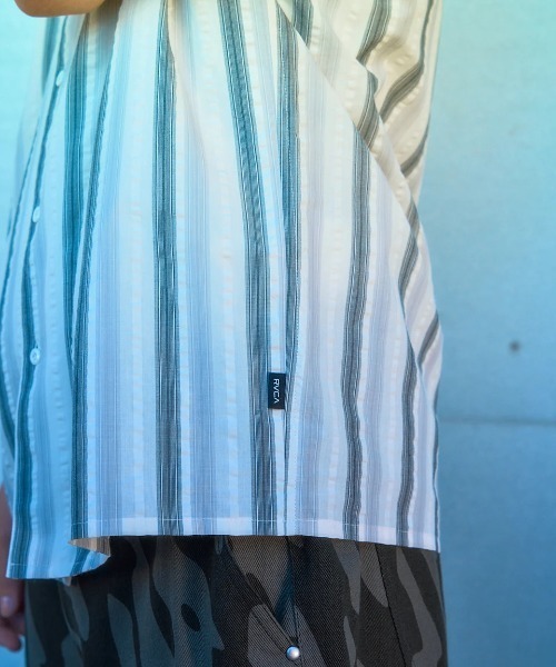 RVCA(ルーカ)の「RVCA メンズ OMBRE BORDER SHIRTS 半袖シャツ 【2025年夏モデル】/ルーカ胸ポケットワンポイントストライプ柄半袖シャツ(シャツ/ブラウス・メンズ・ベージュ系その他/ブラック系その他/ブラウン系その他・X-LARGE/LARGE/MEDIUM/SMALL)」の15枚目の写真