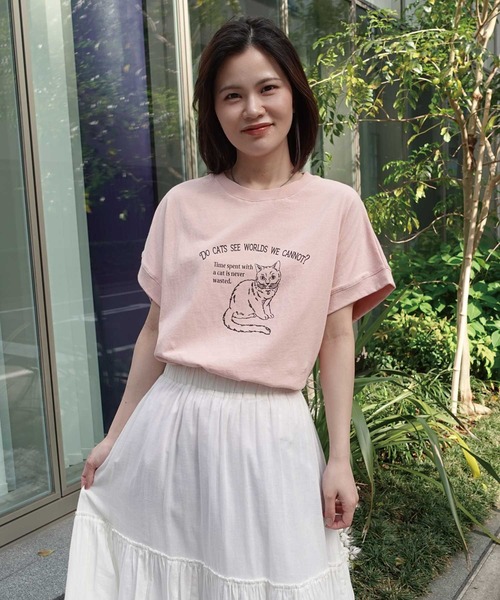CORNERS(コーナーズ)の「おませネコTシャツ(Tシャツ/カットソー・レディース・チャコールグレー/ピンク/ホワイト/グレイッシュベージュ・FREE)」の5枚目の写真