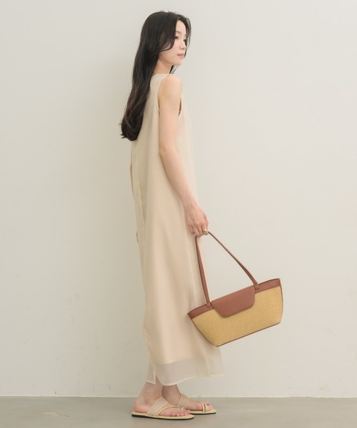 NEUNA(ヌナ)の「ストロートングサンダル(サンダル・レディース・ブラック/ブラウン/アイボリー・38/39/36)」の9枚目の写真