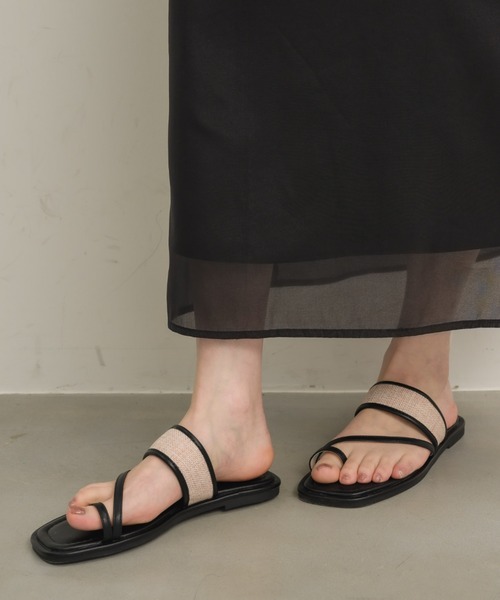 NEUNA(ヌナ)の「ストロートングサンダル(サンダル・レディース・ブラック/ブラウン/アイボリー・38/39/36)」の22枚目の写真
