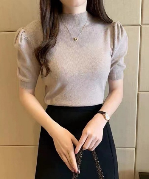 Beststore(ベストストア)の「パワーショルダーリブニット 5分丈 さらっとした肌ざわり(ニット/セーター・レディース・ベージュ/イエロー/ホワイト/ブラック/ライトベージュ/ダークグリーン/ブルー/チェリーレッド・FREE)」の4枚目の写真
