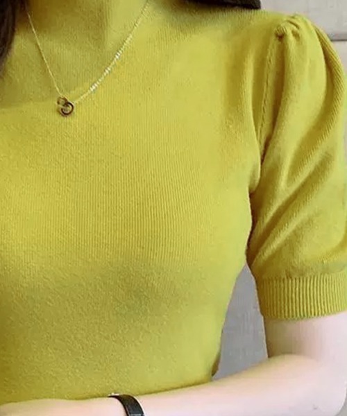 Beststore(ベストストア)の「パワーショルダーリブニット 5分丈 さらっとした肌ざわり(ニット/セーター・レディース・ベージュ/イエロー/ホワイト/ブラック/ライトベージュ/ダークグリーン/ブルー/チェリーレッド・FREE)」の15枚目の写真