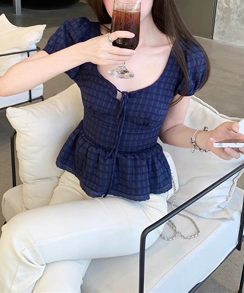 gossip!ロサンゼルス(ゴシップロサンゼルス)の「ウエスト切替え エレガントパフスリーブトップス(その他トップス・レディース・ネイビー/ホワイト・FREE)」の2枚目の写真