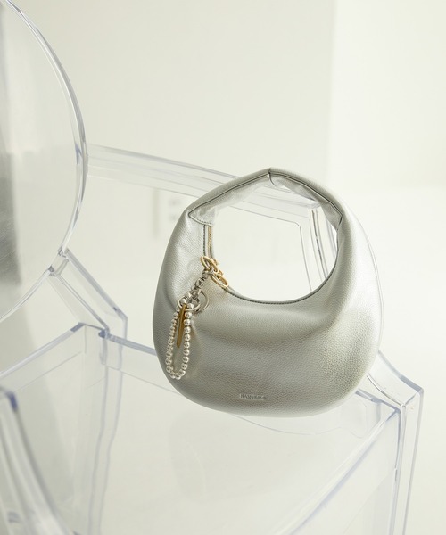 HASHIBAMI（ハシバミ）の「【HASHIBAMI】エイチビー ラウンドバッグ（ハンドバッグ・レディース・ブラック/ライトブルー/ナチュラル/シルバー/マルーン・FREE）」の5枚目の写真