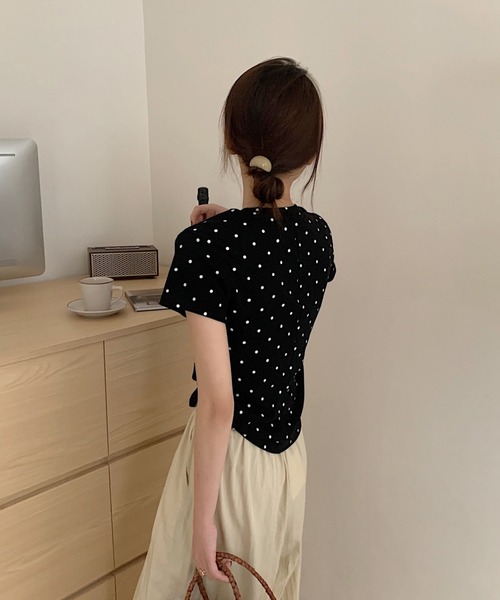 WEGO(ウィゴー)の「WEGO/【水玉】ドット柄タイトクロップドトップス/半袖Tシャツ(Tシャツ/カットソー・レディース・ホワイト/グレー/ブラック・MEDIUM/LARGE)」の6枚目の写真