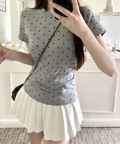 WEGO(ウィゴー)の「WEGO/【水玉】ドット柄タイトクロップドトップス/半袖Tシャツ(Tシャツ/カットソー・レディース・ホワイト/グレー/ブラック・MEDIUM/LARGE)」の8枚目の写真