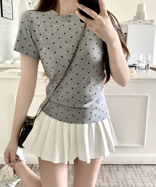 WEGO(ウィゴー)の「WEGO/【水玉】ドット柄タイトクロップドトップス/半袖Tシャツ(Tシャツ/カットソー・レディース・ホワイト/グレー/ブラック・MEDIUM/LARGE)」の11枚目の写真
