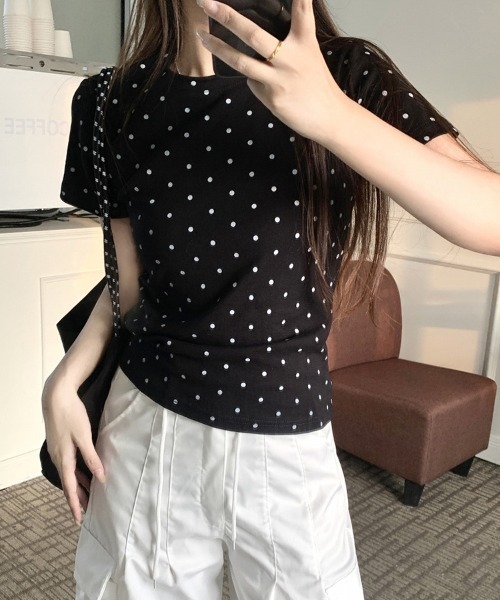 WEGO(ウィゴー)の「WEGO/【水玉】ドット柄タイトクロップドトップス/半袖Tシャツ(Tシャツ/カットソー・レディース・ホワイト/グレー/ブラック・MEDIUM/LARGE)」の16枚目の写真