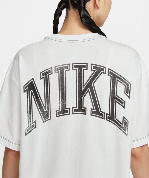 NIKE(ナイキ)の「NIKE AS W NSW STREET SS OS TEE / ナイキ ウィメンズ NSW ストリート OS S/S Tシャツ 【SP】(Tシャツ/カットソー・レディース・ホワイト/ネイビー/ブラック・L/M/S)」の22枚目の写真