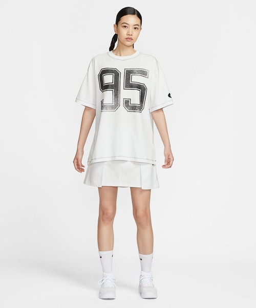 NIKE(ナイキ)の「NIKE AS W NSW STREET SS OS TEE / ナイキ ウィメンズ NSW ストリート OS S/S Tシャツ 【SP】(Tシャツ/カットソー・レディース・ホワイト/ネイビー/ブラック・L/M/S)」の15枚目の写真