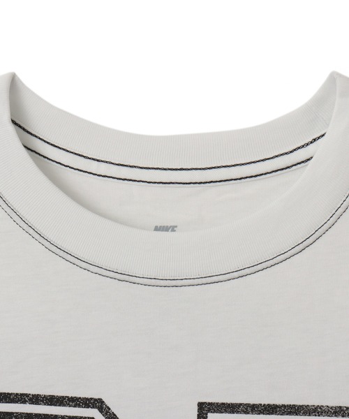 NIKE(ナイキ)の「NIKE AS W NSW STREET SS OS TEE / ナイキ ウィメンズ NSW ストリート OS S/S Tシャツ 【SP】(Tシャツ/カットソー・レディース・ホワイト/ネイビー/ブラック・L/M/S)」の18枚目の写真