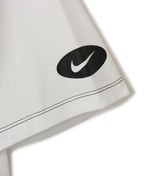 NIKE(ナイキ)の「NIKE AS W NSW STREET SS OS TEE / ナイキ ウィメンズ NSW ストリート OS S/S Tシャツ 【SP】(Tシャツ/カットソー・レディース・ホワイト/ネイビー/ブラック・L/M/S)」の19枚目の写真