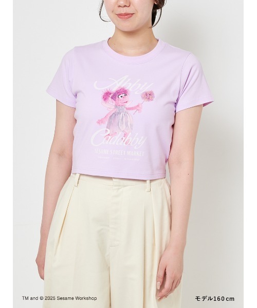 SESAME STREET(セサミストリート)の「【CHARMING THEY ARE!】クロップドTシャツ(Tシャツ/カットソー・レディース・ブルー/アイボリー/ピンク・F)」の4枚目の写真